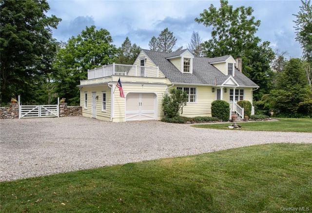 247 N Mabbettsville Road, Millbrook, NY 12545