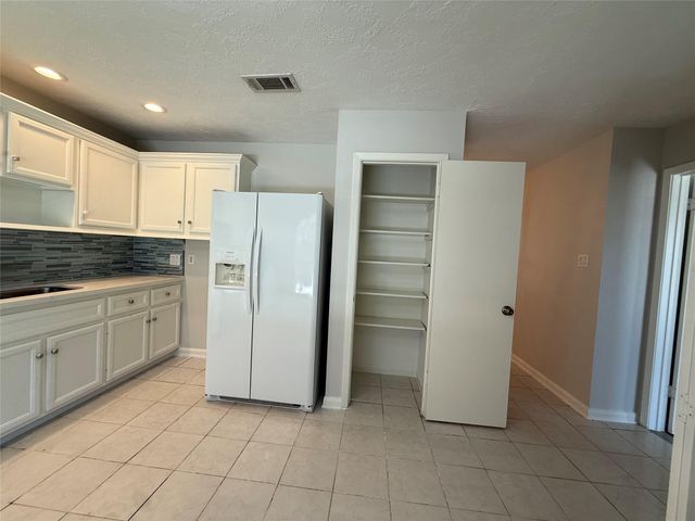 9503 Homeland Drive, Houston, TX 77083