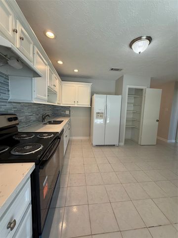 9503 Homeland Drive, Houston, TX 77083