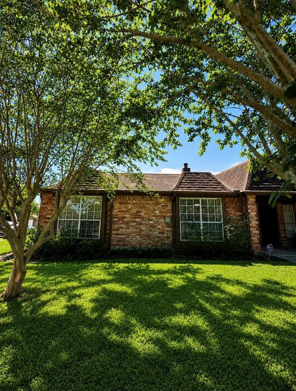 9503 Homeland Drive, Houston, TX 77083