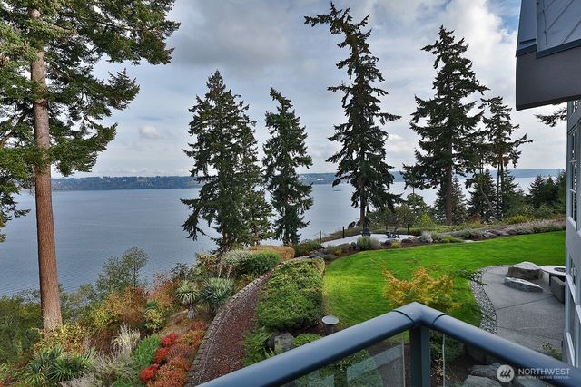 8045 Possession Road, Clinton, WA 98236