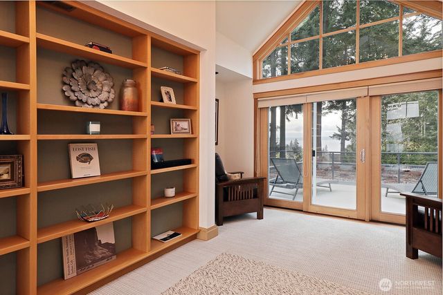 8045 Possession Road, Clinton, WA 98236