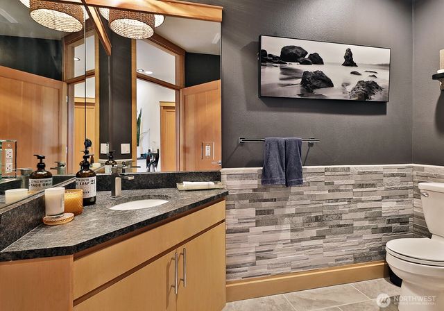 8045 Possession Road, Clinton, WA 98236