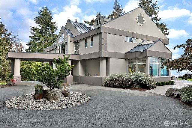 8045 Possession Road, Clinton, WA 98236