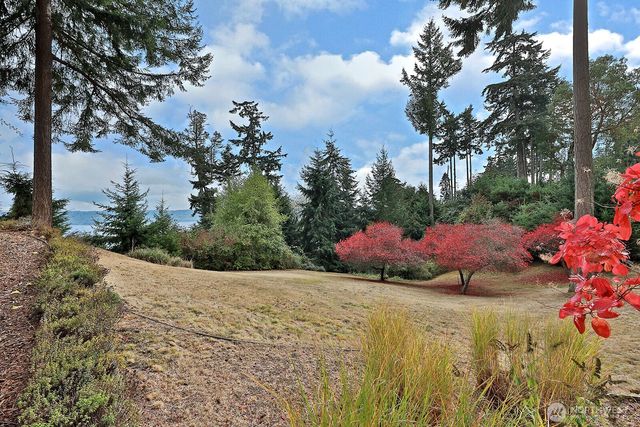 8045 Possession Road, Clinton, WA 98236