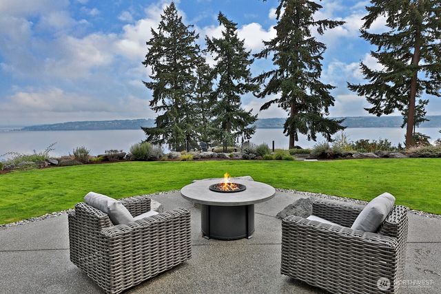 8045 Possession Road, Clinton, WA 98236