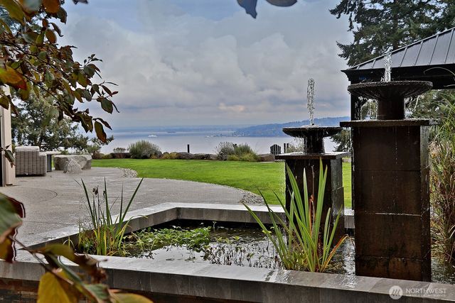 8045 Possession Road, Clinton, WA 98236