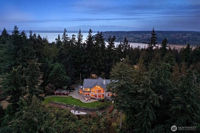 8045 Possession Road, Clinton, WA 98236