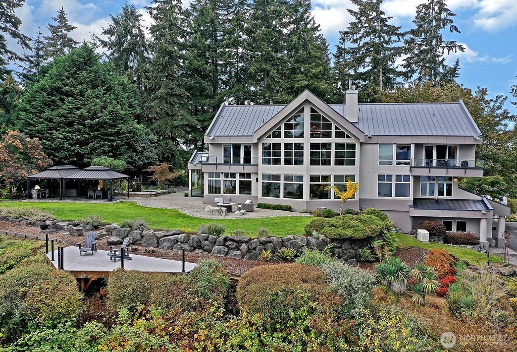 8045 Possession Road, Clinton, WA 98236
