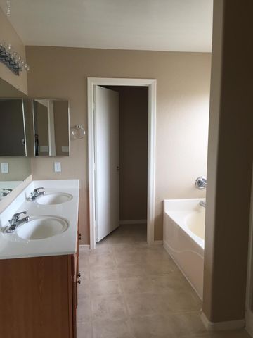 3907 S Soho Lane, Chandler, AZ 85286