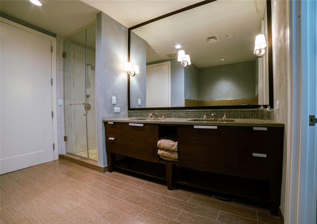 200 Congress Ave 11C, Austin, TX 78701