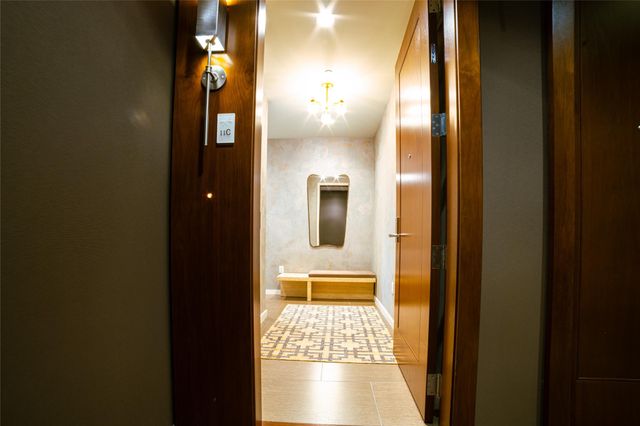 200 Congress Ave 11C, Austin, TX 78701