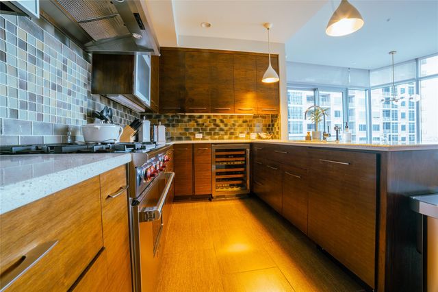 200 Congress Ave 11C, Austin, TX 78701