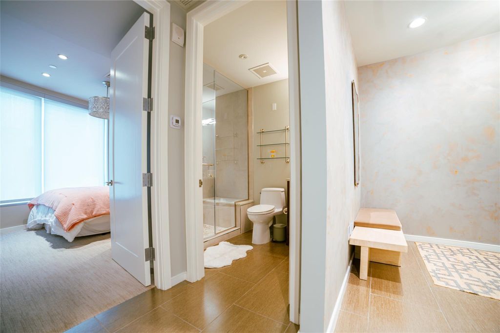 200 Congress Ave 11C, Austin, TX 78701