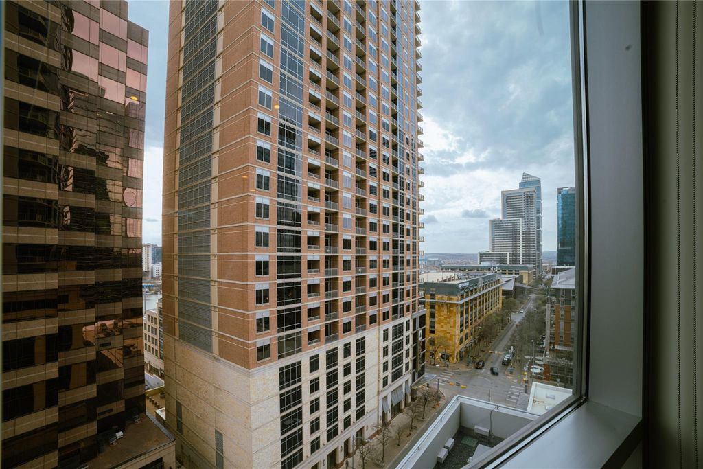 200 Congress Ave 11C, Austin, TX 78701