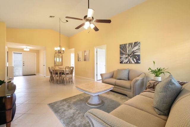 124 Adobe Circle, Jupiter, FL 33458