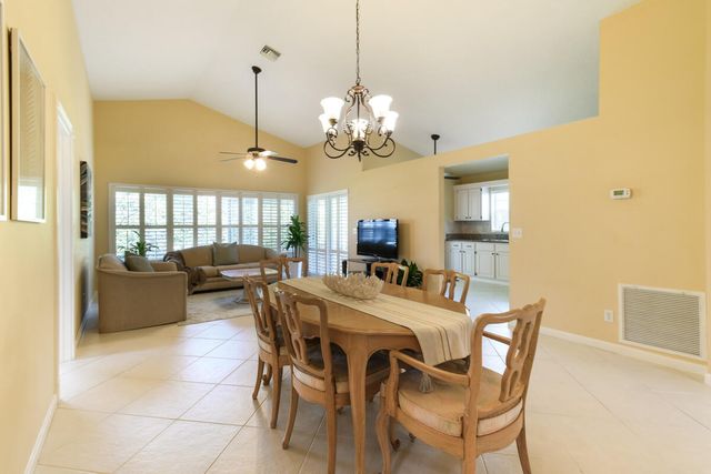 124 Adobe Circle, Jupiter, FL 33458