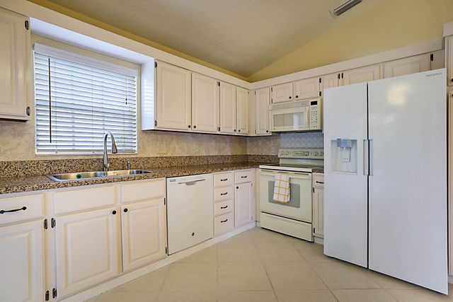 124 Adobe Circle, Jupiter, FL 33458