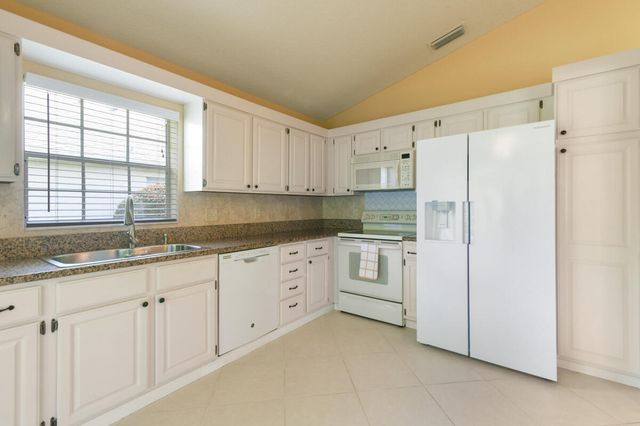 124 Adobe Circle, Jupiter, FL 33458