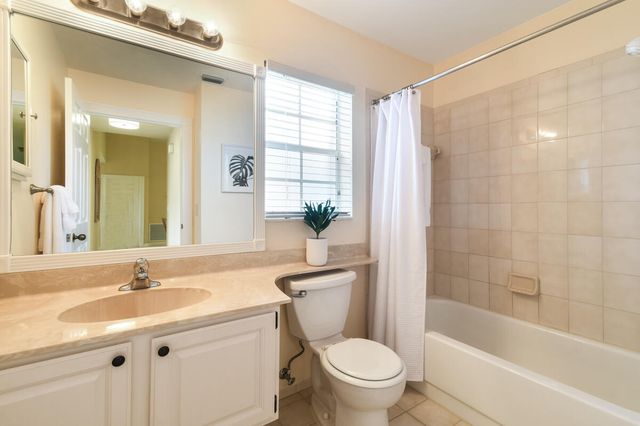 124 Adobe Circle, Jupiter, FL 33458