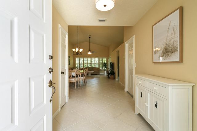 124 Adobe Circle, Jupiter, FL 33458