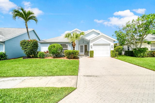 124 Adobe Circle, Jupiter, FL 33458