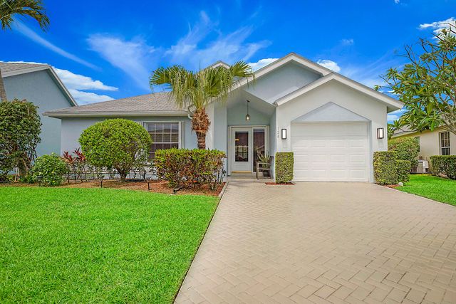 124 Adobe Circle, Jupiter, FL 33458