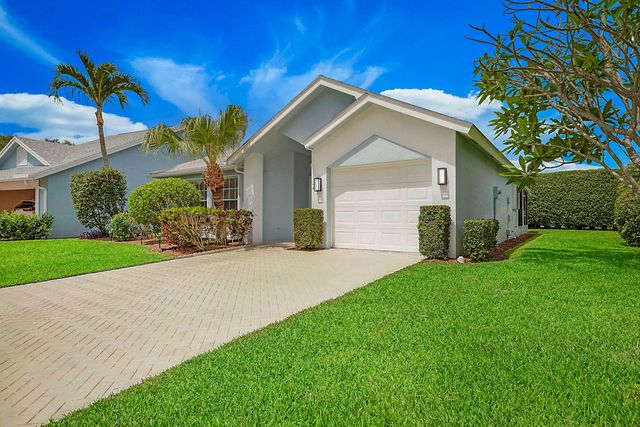 124 Adobe Circle, Jupiter, FL 33458