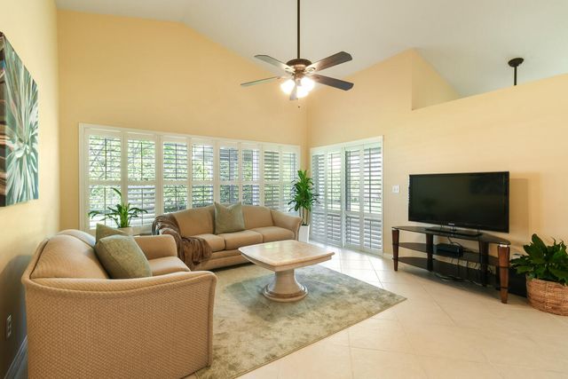 124 Adobe Circle, Jupiter, FL 33458