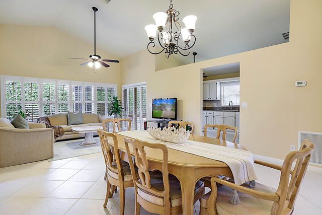 124 Adobe Circle, Jupiter, FL 33458