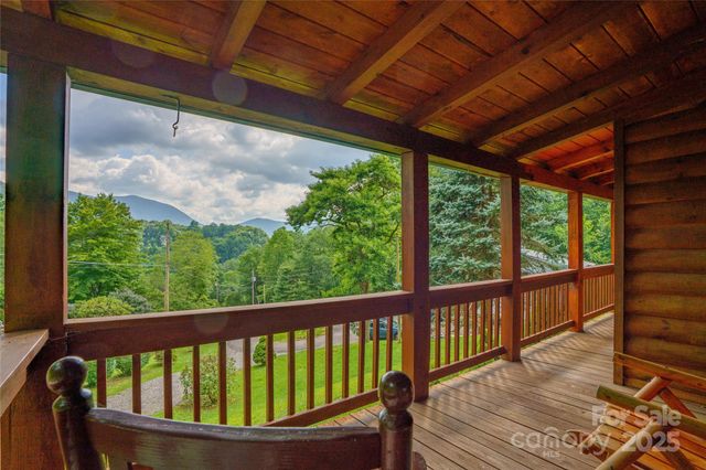 125 Apple Blossom Lane, Maggie Valley, NC 28751