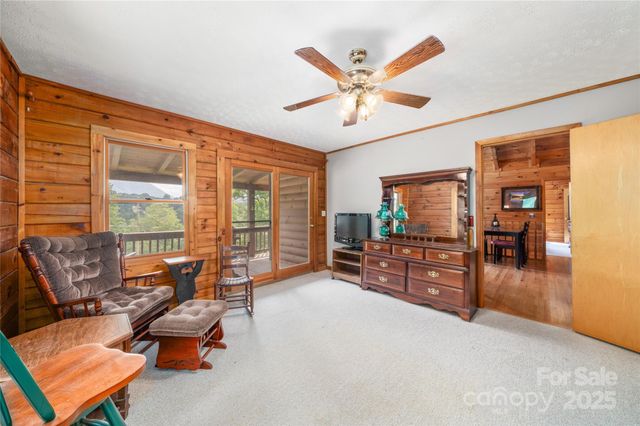 125 Apple Blossom Lane, Maggie Valley, NC 28751