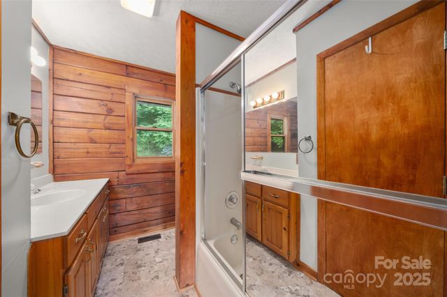 125 Apple Blossom Lane, Maggie Valley, NC 28751