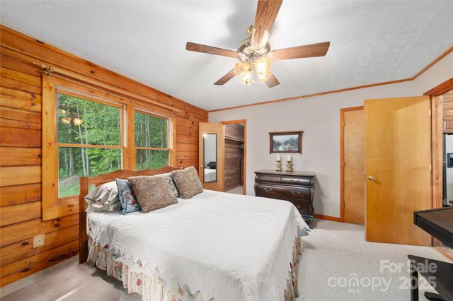 125 Apple Blossom Lane, Maggie Valley, NC 28751