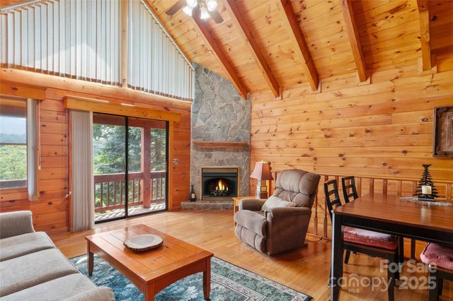 125 Apple Blossom Lane, Maggie Valley, NC 28751
