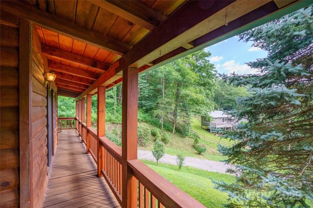 125 Apple Blossom Lane, Maggie Valley, NC 28751