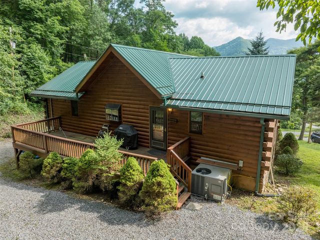 125 Apple Blossom Lane, Maggie Valley, NC 28751