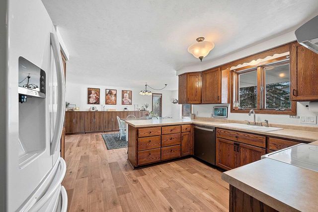 2130 KING JAMES DRIVE, Green Bay, WI 54304