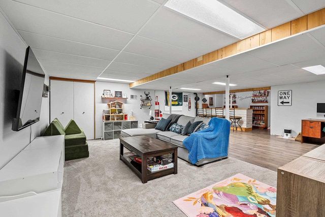 2130 KING JAMES DRIVE, Green Bay, WI 54304
