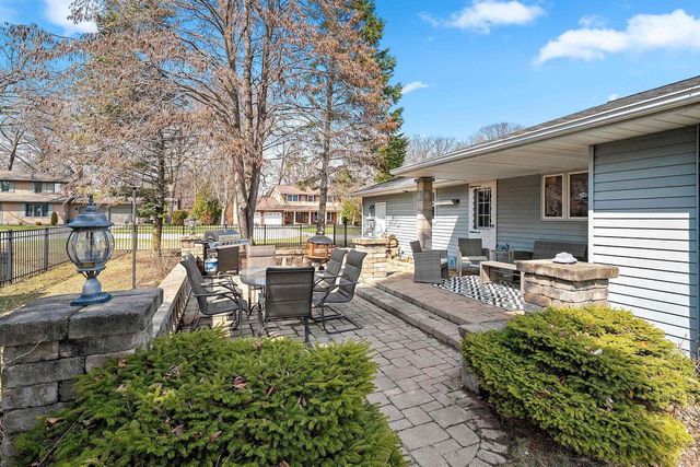 2130 KING JAMES DRIVE, Green Bay, WI 54304