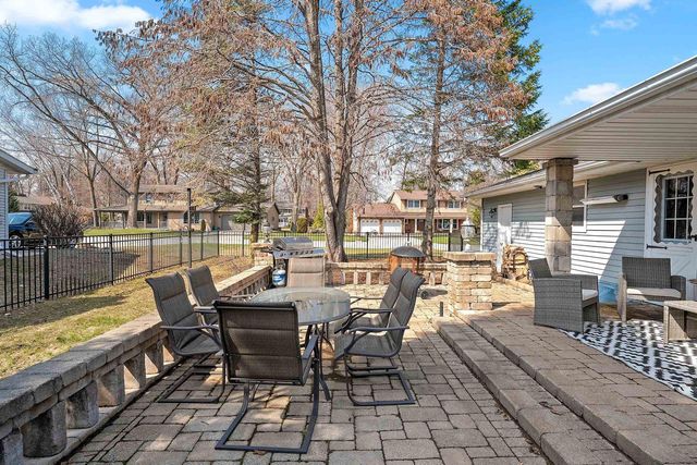 2130 KING JAMES DRIVE, Green Bay, WI 54304
