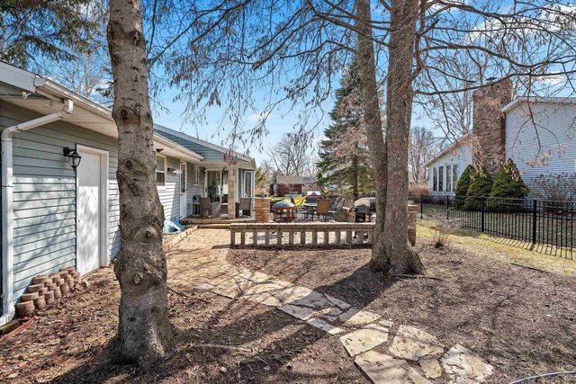 2130 KING JAMES DRIVE, Green Bay, WI 54304