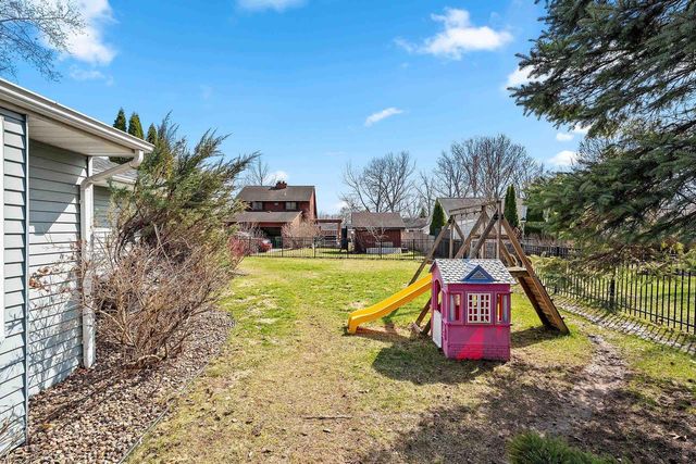 2130 KING JAMES DRIVE, Green Bay, WI 54304