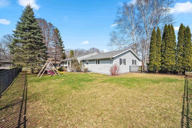 2130 KING JAMES DRIVE, Green Bay, WI 54304