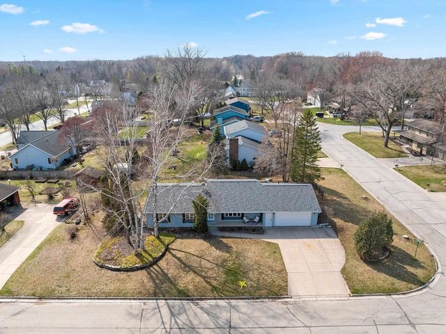 2130 KING JAMES DRIVE, Green Bay, WI 54304