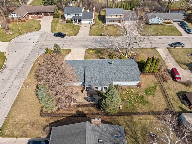 2130 KING JAMES DRIVE, Green Bay, WI 54304