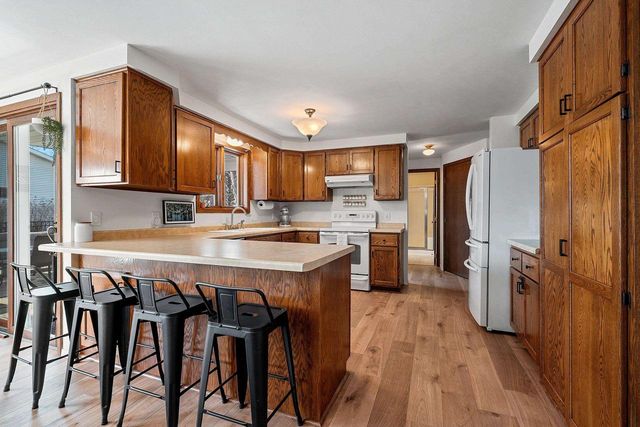 2130 KING JAMES DRIVE, Green Bay, WI 54304