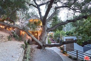 8012 Lark Lane, Los Angeles, CA 90046