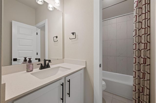 17109 Hattie TRCE, Austin, TX 78738