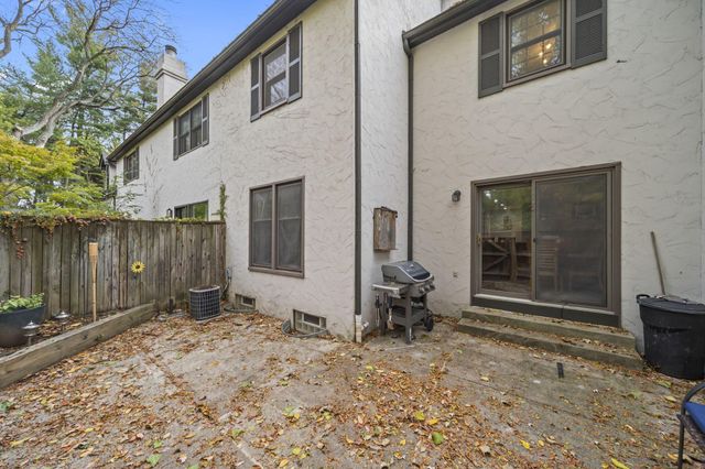 6752 Willow Grove Place E, Dublin, OH 43017